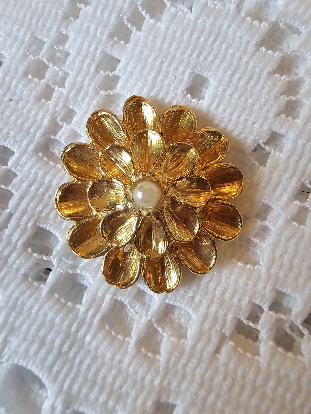 Vintage Gold-Tone Tiered Flower Brooch Scarf Clip Faux Pearl – Attributed to DFA